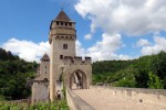 Cahors 3 vakantiepark Frankrijk luxe villa toerisme zwembad cultuur Pont Valentre rondvaart.jpg
