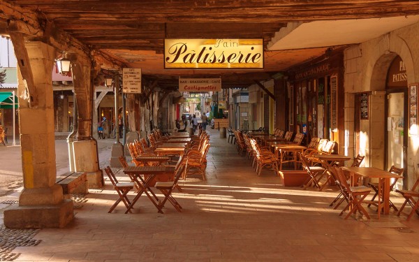 Mirepoix B8 Frankrijk Languedoc vakantiehuis luxe pyreneeen terras cafe katharen franse sfeer cultuu