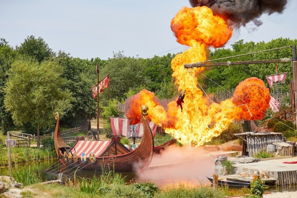 P 14 Puy du Fou Les Vikings Vendee Frankrijk vakantie villa.jpg