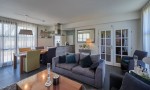 Fronsac 14 zwembad piscine Frankrijk luxe villa vakantiepark Aquitaine Gironde  animatie kinderen re
