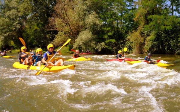 Kano canoe 7 Frankrijk languedoc pyreneeen water kust strand zee vakantiepark huis.jpg