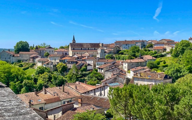 Aubeterre sur Dronne 1 vakantie Frankrijk met gezin.jpg