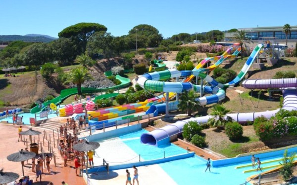 Aquapark 3 Provence Var Frejus Maxime vakantie Frankrijk luxe villa zwembad glijbaan.jpg