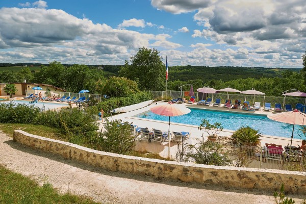 F5 Village des Cigales Mauroux Frankrijk Dordogne Lot vakantiepark kinderen zwembad animatie kidsclu