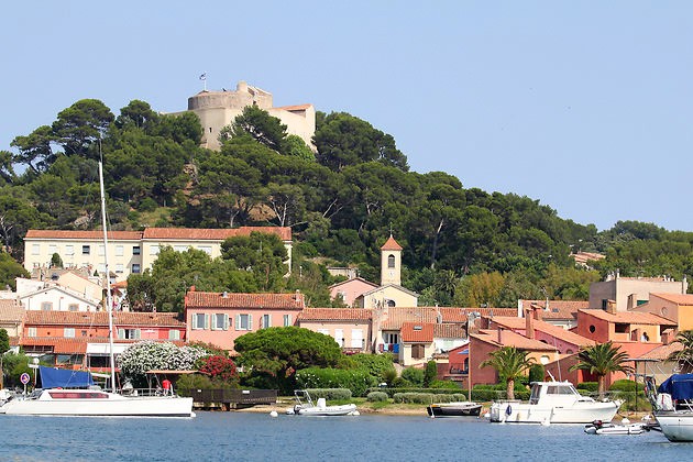 Iles De Hyeres In The Mediterranean In Southern France Francecomfort Holiday Parks