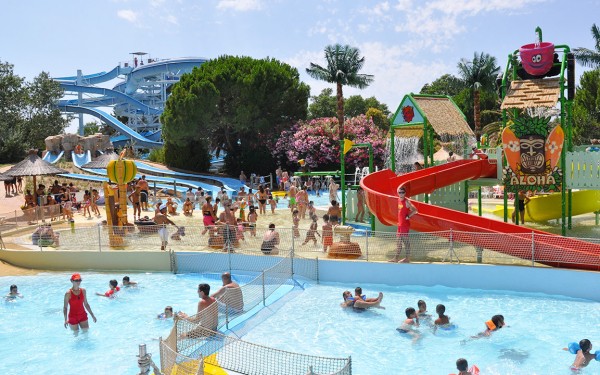 Aquapark 21 Provence Var Frejus Maxime vakantie Frankrijk luxe villa zwembad glijbaan.jpg