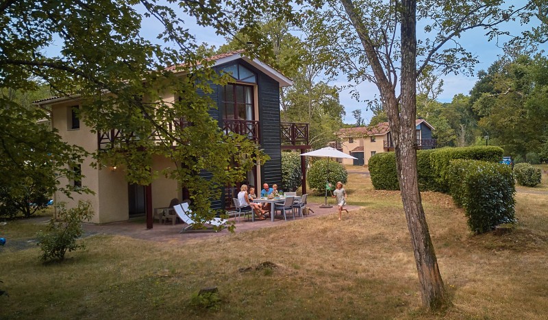 Bordeaux 9 Chateau de Salles Gironde Aquitaine  vakantiepark Frankrijk luxe villa zwembad nederlands