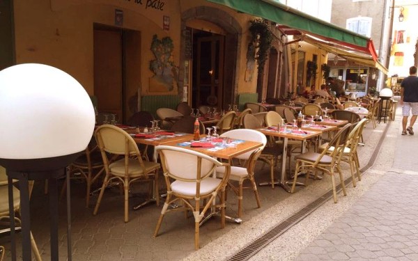 Villa's du Verdon 16 restaurant gorges terras repas eten vakantiehuis luxe villa Frankrijk provence