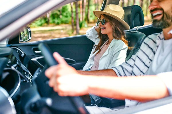 Huurauto 11 vakantie Frankrijk vliegveld vliegen auto huren relax partner Avis, Hertz, Sixt. rent ca