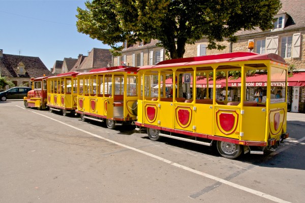 Domme 6 bastide Dordogne Frankrijk train vakantie uitzicht toerisme.jpg