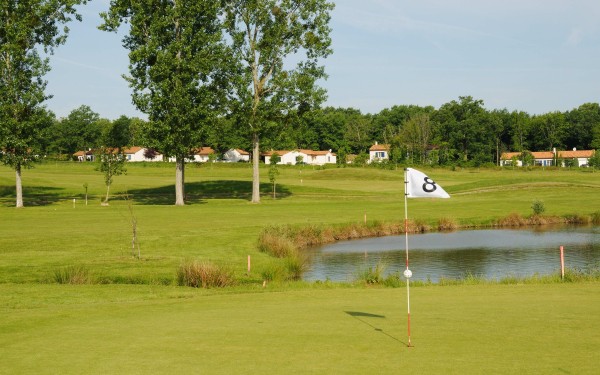 Golfresort golf des forges bluegreen younan luxe villa privezwembad.jpg