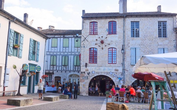 Lauzerte 17 Frankrijk vakantie luxe villa Lot Garonne Dordogne toerisme.jpg