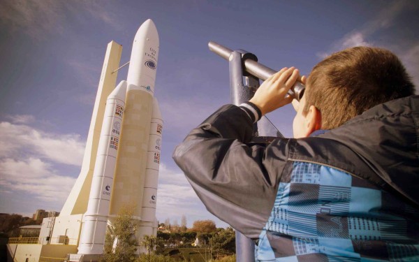 Cite de L Espace 3 Frankrijk vakantieland vakantiehuis zwembad uitzicht vallei bergen wandelen hond.