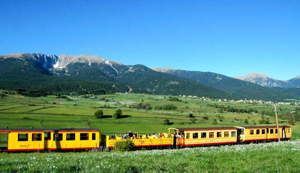 Train 1 jaune Frankrijk vakantie Cerdagne canari pyrenees villefranche mont louis bergen trein pyren