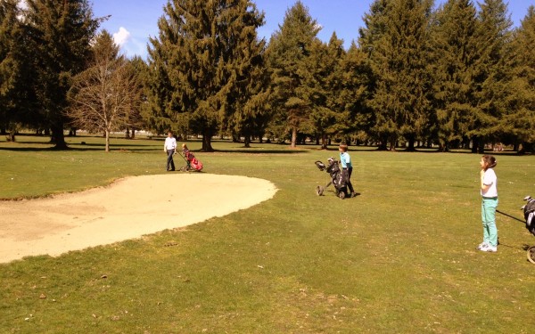 Golf 6 Oustal del Carlat golf tee vakantiepark resort bij Toulouse par hole 18 27 luxe villa fairway