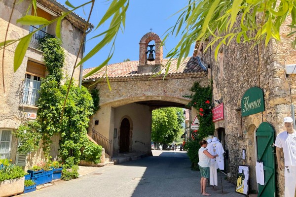 Tourtour 3 vakantiehuis luxe villa zwembad Var Provence Frankrijk plus beau village.jpg