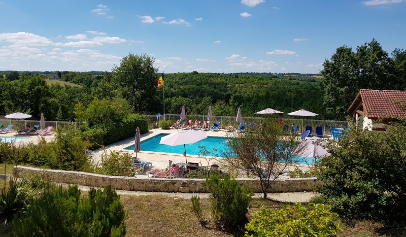 Village des cigales Frankrijk Dordogne Lot vakantiepark zwembad animatie kidsclub francecomfort.jpg