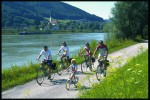 Fietsen Lot 11 Dordogne Frankrijk vakantiepark vakantiehuis zwembad1.jpg