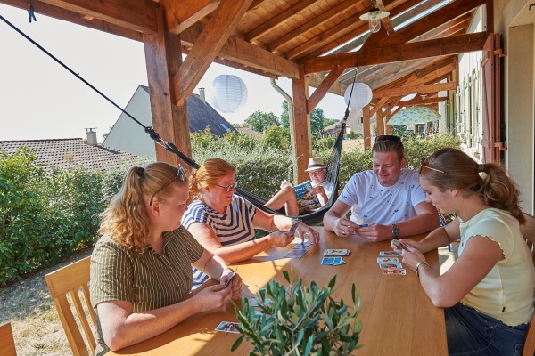 Lanzac vakantiepark 16 Frankrijk Dordogne Lot vakantiehuis luxe zwembad animatie restaurant.jpg