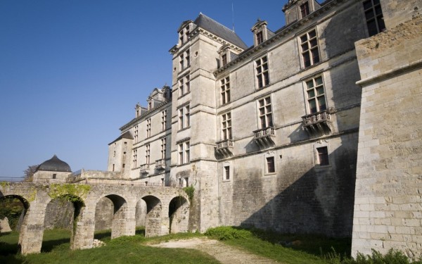 Bastides 15 Gironde Frankrijk vakantieland kust zwembad resort luxe villa toerisme kastelen.jpg