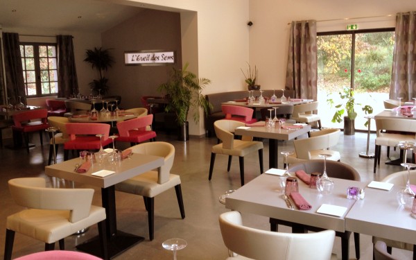 Restaurant JDG5 Jardin du Golf chateau Nans les Pins vakantiehuis Frankrijk Provence.jpg