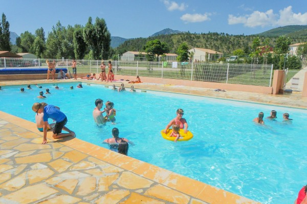 Villa's du Verdon zwembad 3a Frankrijk gorges Provence castellane bergen  vakantiepark.jpg