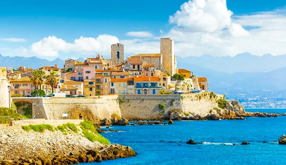Provence Cote d Azur 2a Antibes Middellandse Zee kust vakantie Frankrijk luxe villa.jpg