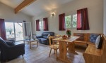Bungalow 2 Village des Cigales  Frankrijk vakantiepark villa Dordogne zwembad.jpg