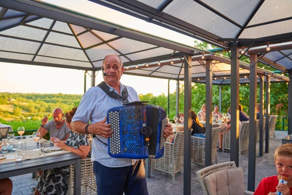 Restaurant 15 Village des Cigales Mauroux Dordogne Frankrijk vakantiehuis.jpg