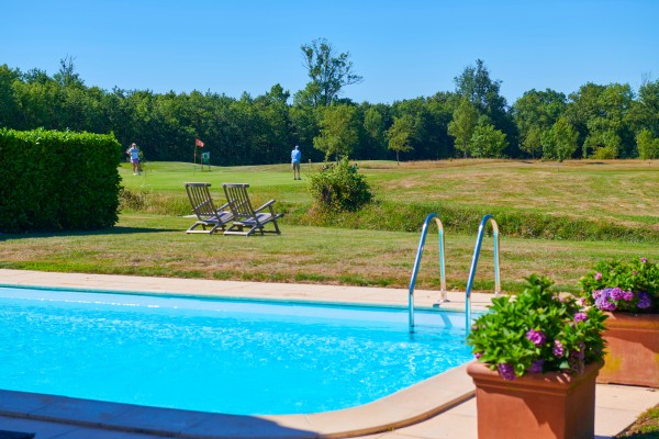 Forges 23 Vieille Vigne zwembad luxe villa vakantiehuis park Frankrijk Poitou Charentes.jpg