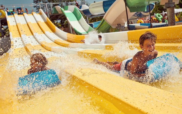 Agen 3 aqualand walibi frankrijk france vakantie aquitaine park vakantiehuis vulcano zwembad adventu