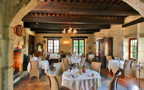 Mauroux 1 restaurant Frankrijk vakantiepark Village des cigales kinderen franse sfeer vin cahors.jpg