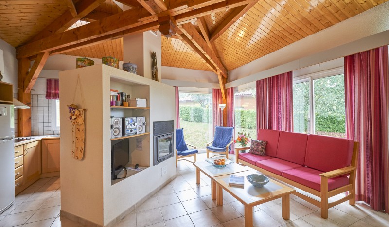 Espinet 7-8p 3 Quillan vakantiepark Frankrijk resort vakantiehuis airco animatie.jpg