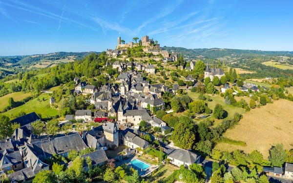 Limousin 12 Turenne Limoges vakantie Frankrijk Dordogne villa porselein millevaches.jpg