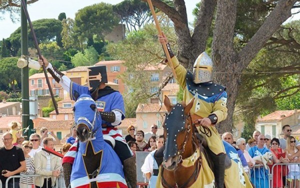 Bormes les mimosas 30 Frankrijk Provence Var riviera toerisme vakantie luxe villa middellandse zee.j