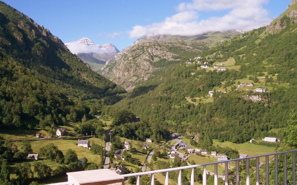 Pyreneeen B9 Pyrenees Oustal del Carlat uitzicht franse sfeer  recreatiemeer vakantiepark luxe welln