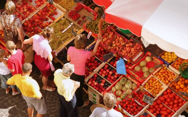 Markt 9 VDC Village des Cigales Frankrijk Lot Cahors vakantiehuis park zwembad kinderen Franse sfeer