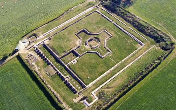 Sanxay 1 Gallo romeinse opgraving theater tempel thermen forges Frankrijk.jpg