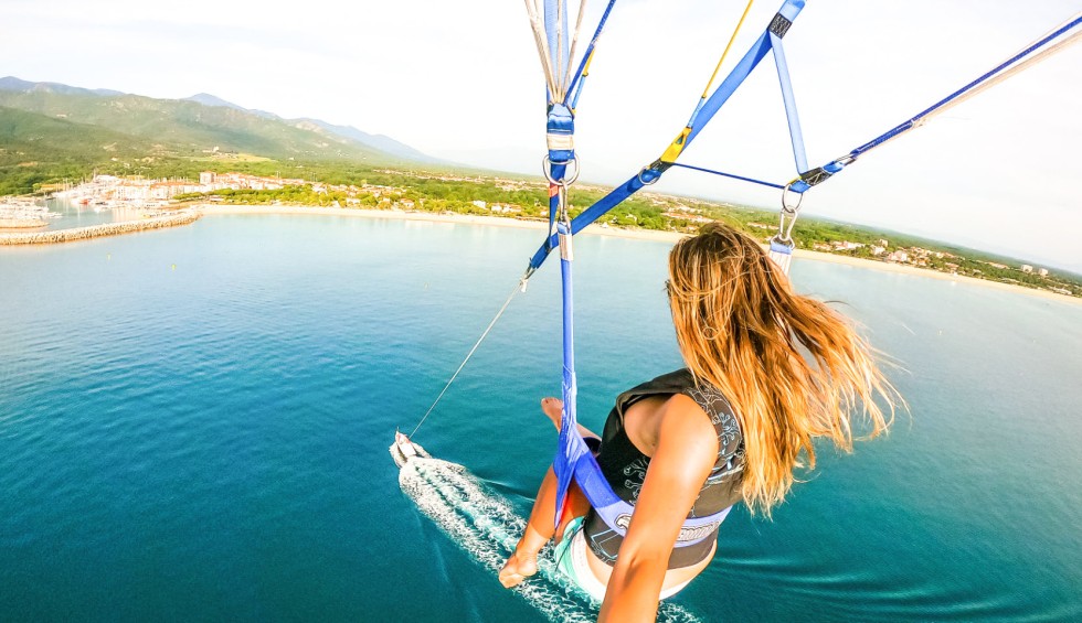Watersport 3 Espinet parasailing Zuid Frankrijk vakantie pyreneeen middellandse zee quillan.jpg