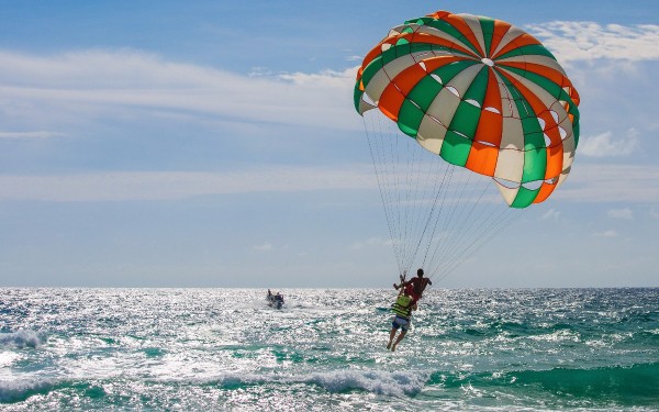 Parasailing 3 Frankrijk Provence Languedoc watersport vakantie Middellandse zee Argeles Frejus Bando