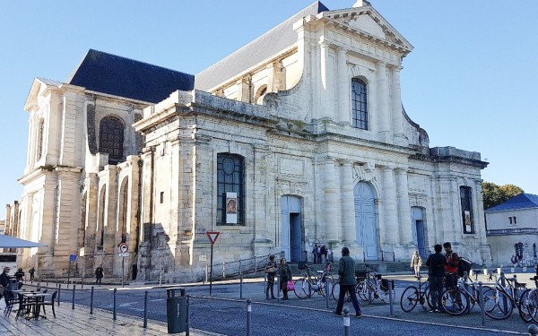 La Rochelle 12 Frankrijk vakantie Charente toerisme villa porte horloge zee.jpg