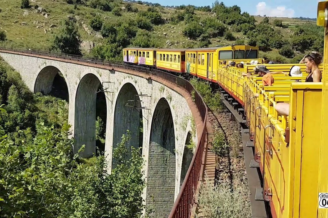 Train jaune a nice daytrip during the holidays