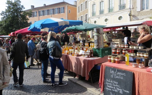 Cahors 6 vakantiepark Frankrijk luxe villa toerisme zwembad cultuur Pont Valentre rondvaart.jpg
