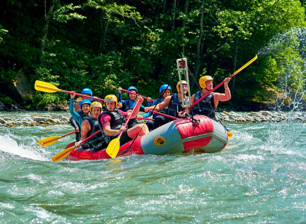 Raften 1 Dranse rivier Frankrijk Geneve Portes du soleil vakantie rafting.jpg