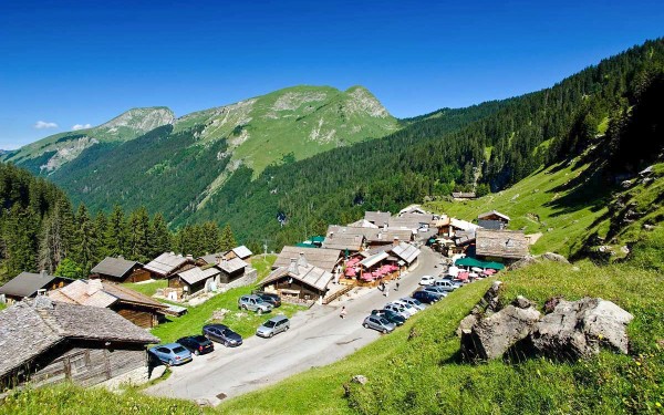 Lindarets 5 Portes du soleil vakantie bij Avoriaz en Morzine geitendorp village des chevres.jpg