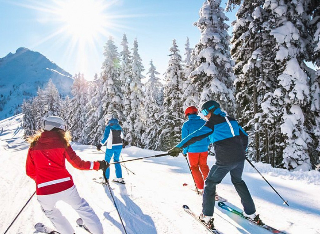 Groep 9 Portes du Soleil vakantie Frankrijk wintersport groepsaccommodatie ski vrienden.jpg