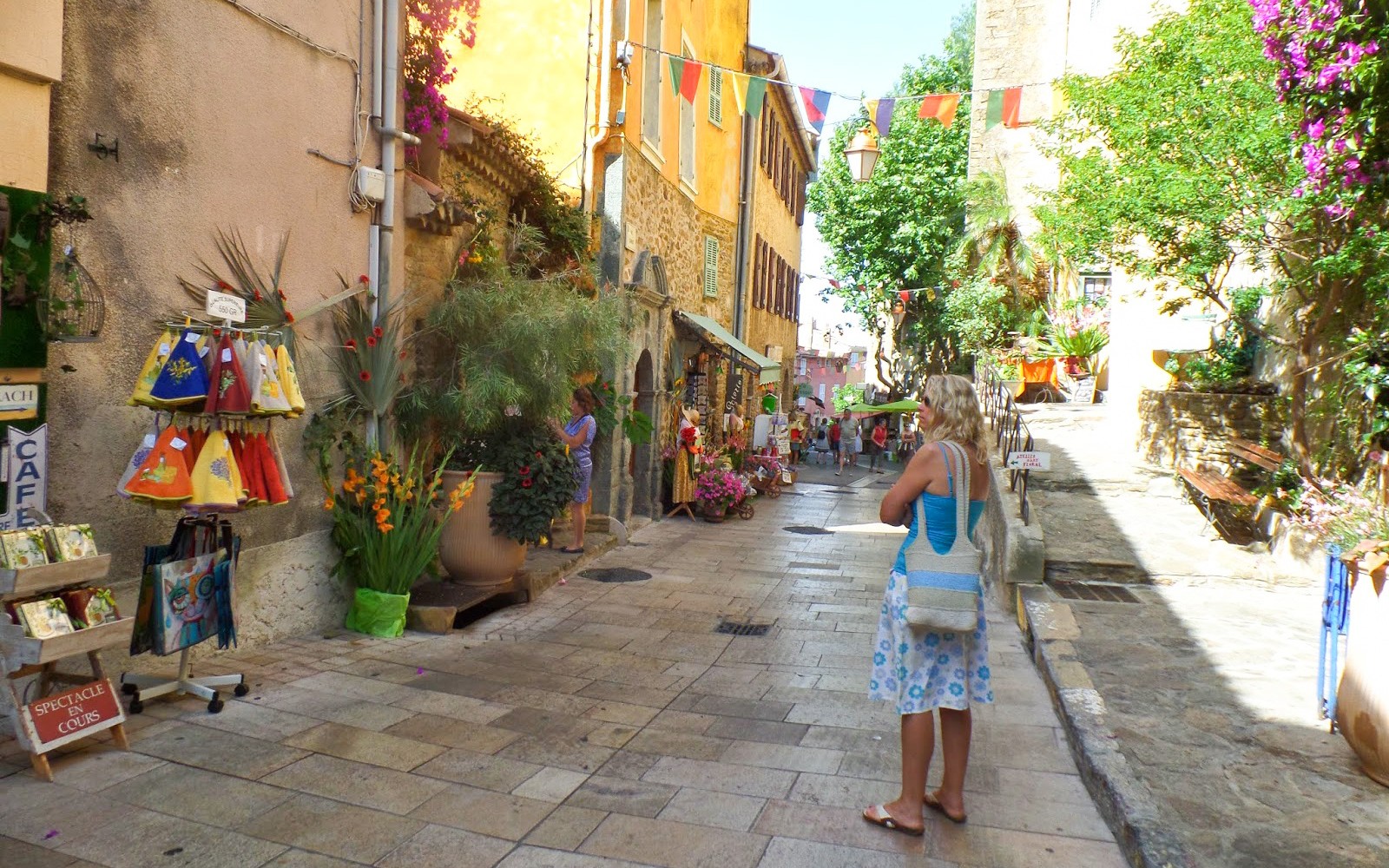 Bormes Les Mimosas : Bormes Les Mimosas The Flower Village On The French Coast Francecomfort Holiday Parks