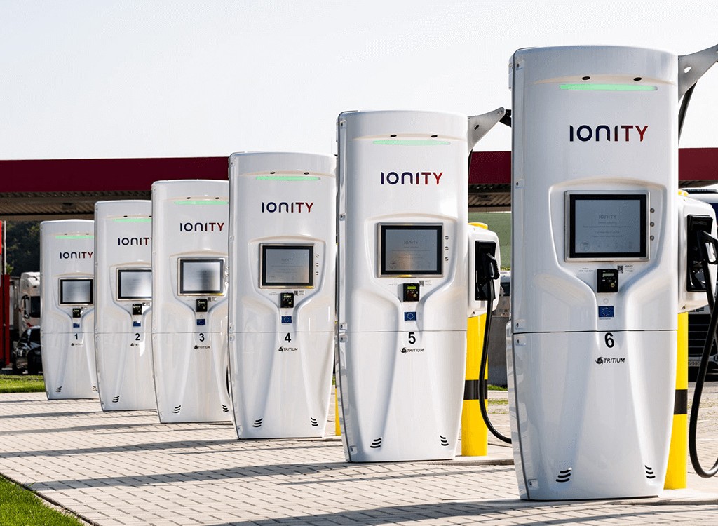 laadpalen 5 elektrische auto fastned newmotion ionity  vakantie Frankrijk vakantiepark luxe villa zw