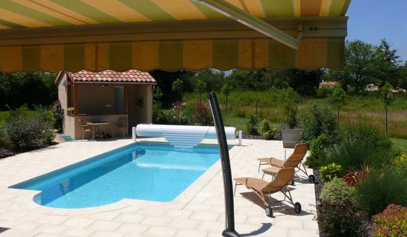 Bourg Ouest 2 vakantievilla Frankrijk golf des forges prive zwembad Charente Poitou bos wandelen.JPG