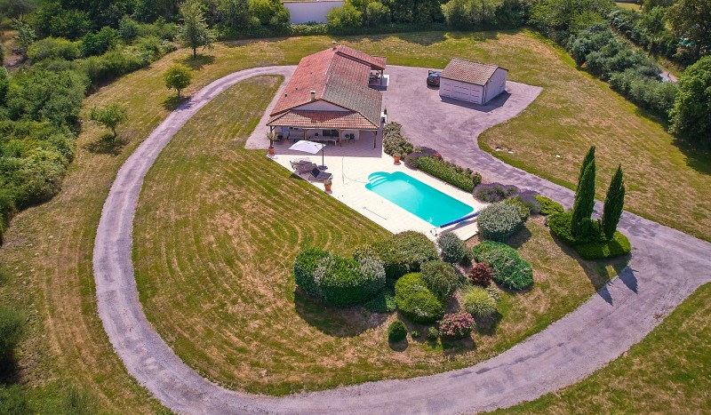 Forges BO 6 Frankrijk vakantiehuis luxe villa poitou charentes prive zwembad golf blue green.jpg